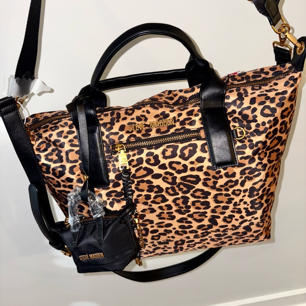 NWT Steve Madden Leopard Bspence crossbody bag with bag charm and multiple strap